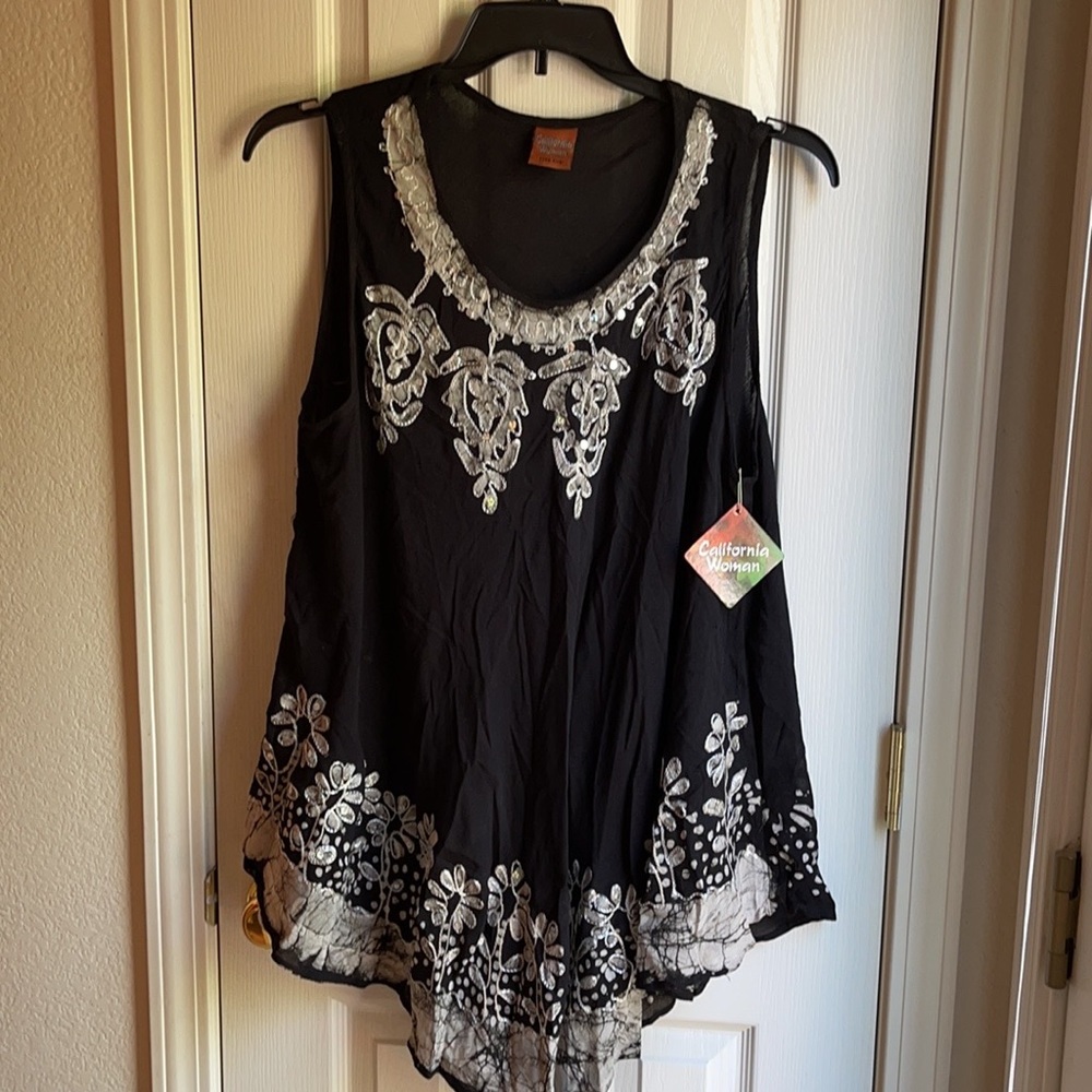 NWT CALIFORNIA WOMAN BLACK & SILVER BATIK TANK TOP
